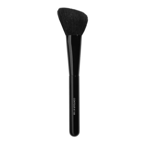 chanel les pinceaux de chanel contouring brush|LES PINCEAUX DE CHANEL Contouring Brush N°109.